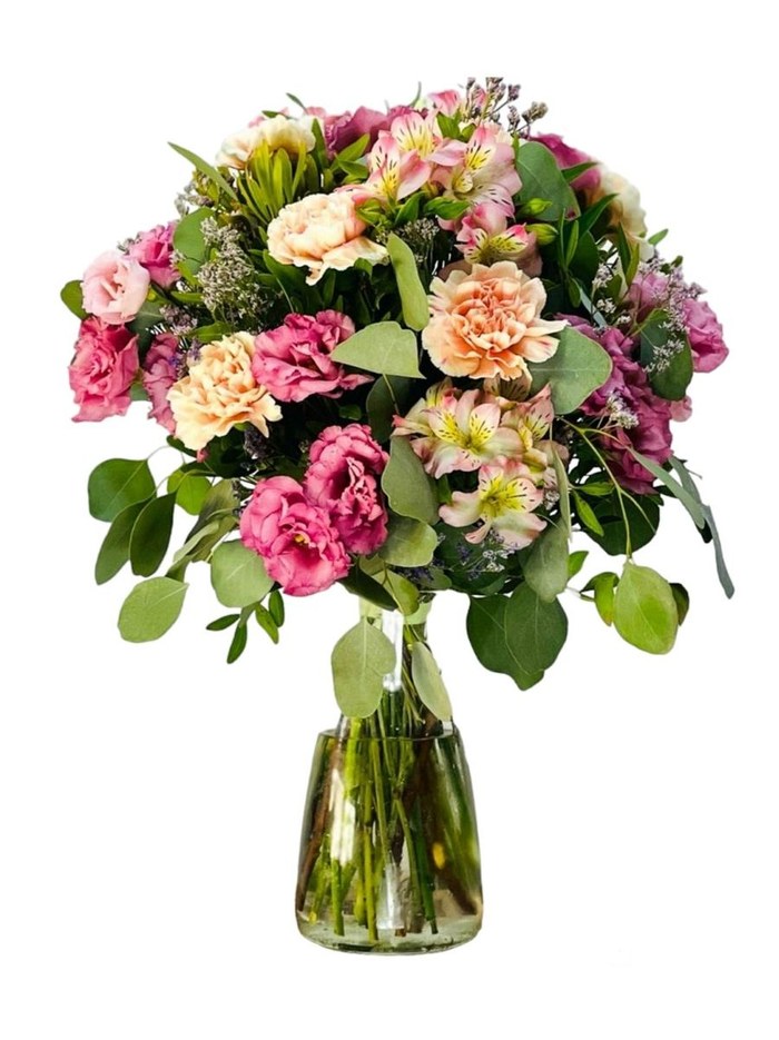 Ramo de rosas, lisianthus y astromelias en tonos rosa y melocotón