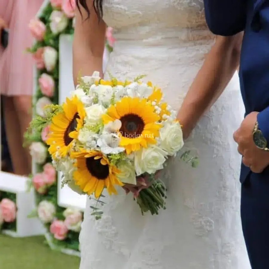 Ramo de novia con girasoles