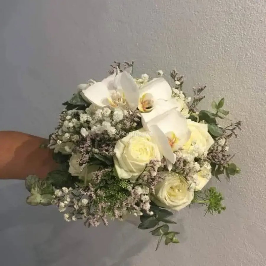 Ramo de novia con orquídea blanca