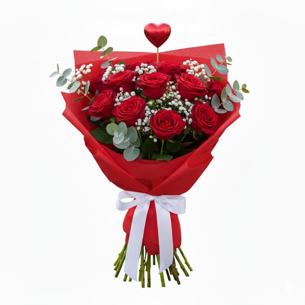 Ramo de rosas rojas con corazón y lazo blanco