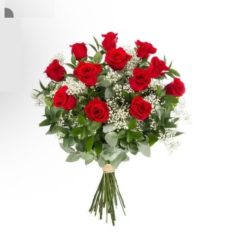 Bouquet redondo de rosas rojas con paniculata